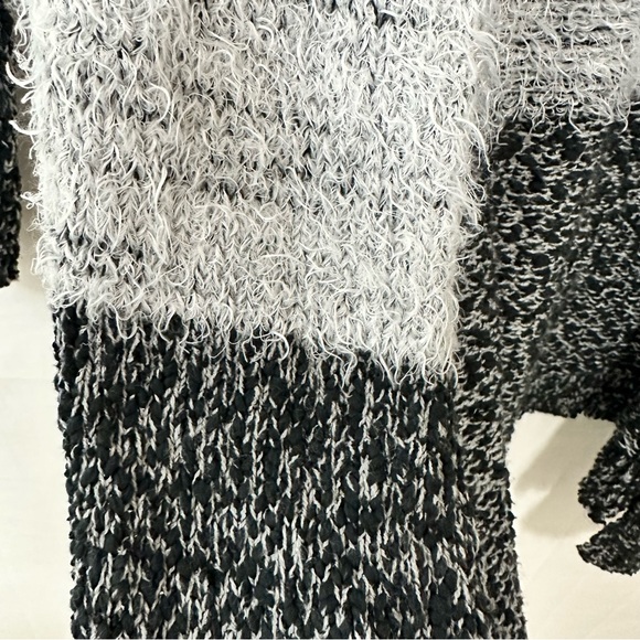 Womens Fuzzy Colorblock Open Long Sleeve Cardigan - Picture 2 of 4